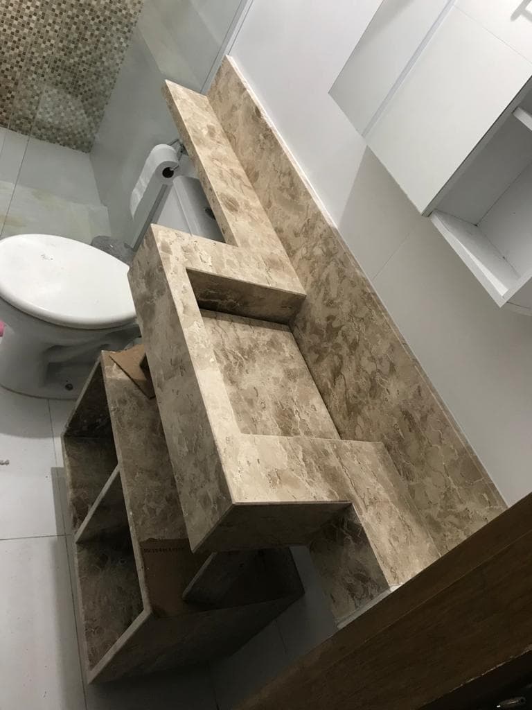 Lavatório esculpido Mármore Travertino.